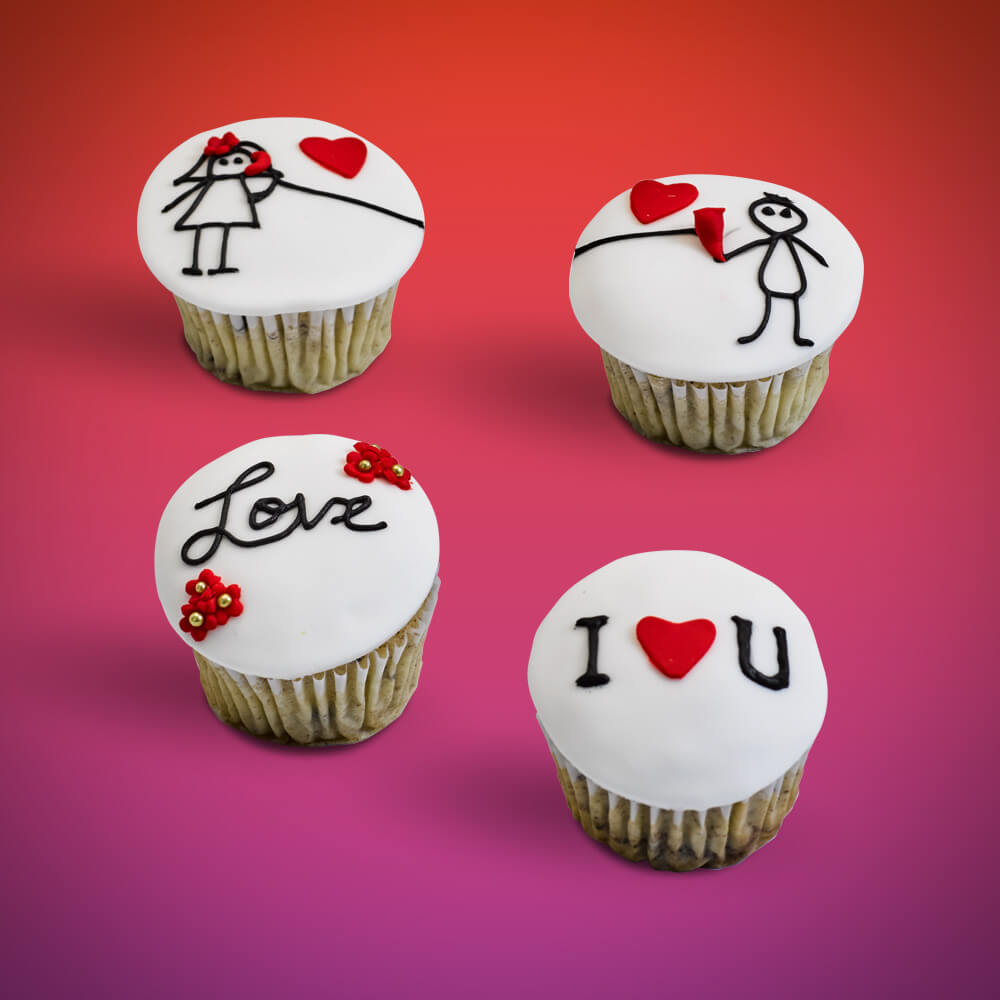 El amor siempre será una buena escusa para regalar un detalle como estos bellos y deliciosos cupcakes decorados.